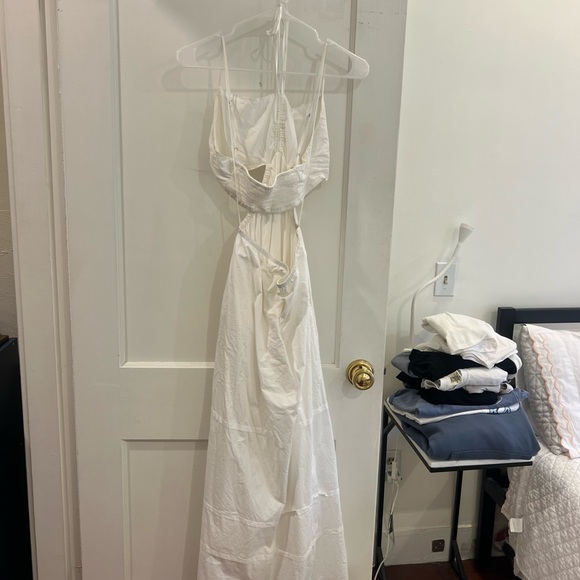 ASTR the Label White Cut Out Maxi Dress - Picture 4 of 4